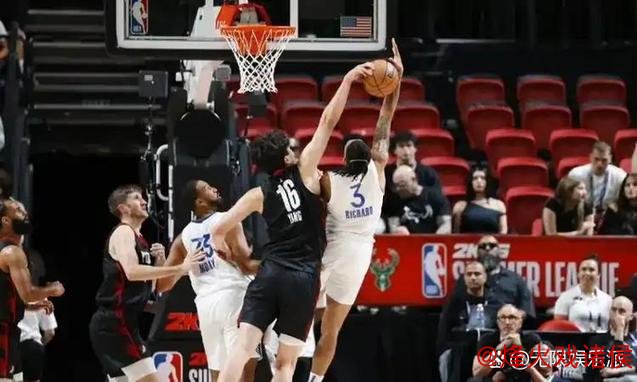 开拓者失利后,斯普利特赛后点评杨瀚森防守失误 开拓者失利后,斯普利特赛后点评杨瀚森防守失误