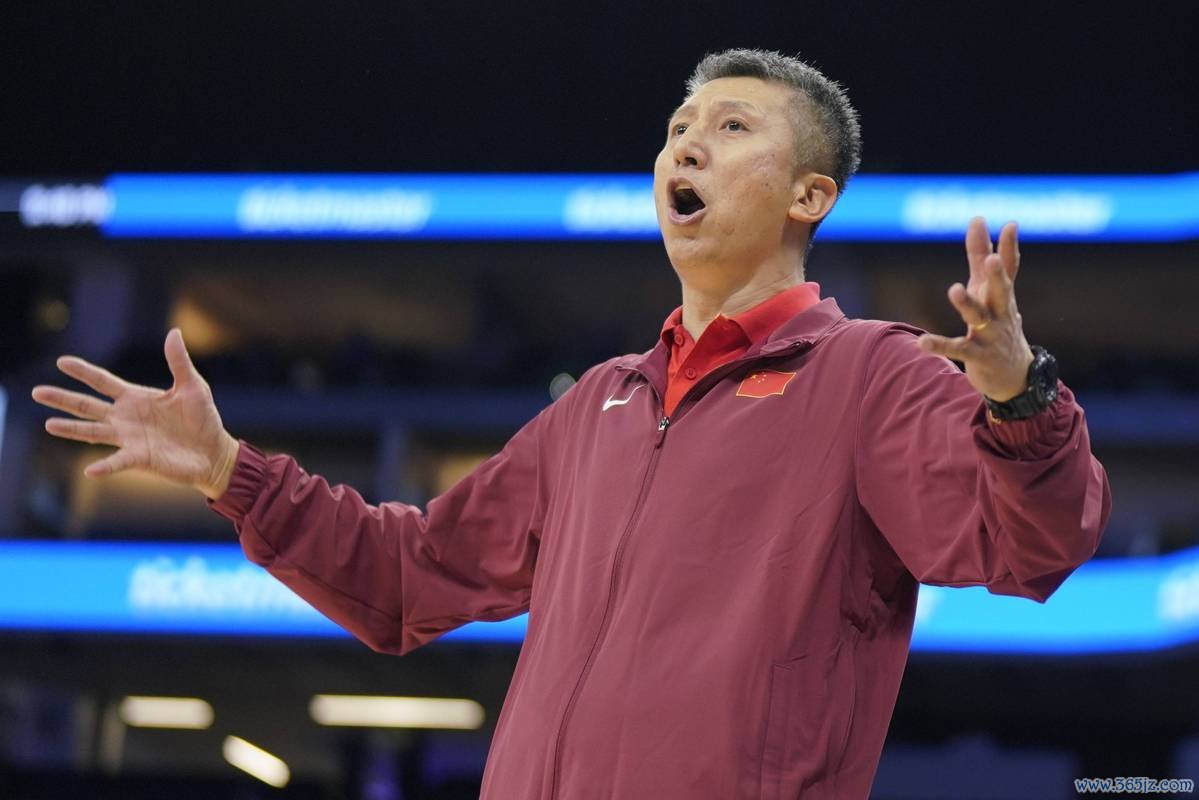 郭士强暂代主帅1胜10负，11月迎战亚预赛