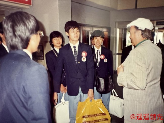 1987年，小罗波特-琼斯欢迎中国高尔夫代表队来加利福利亚