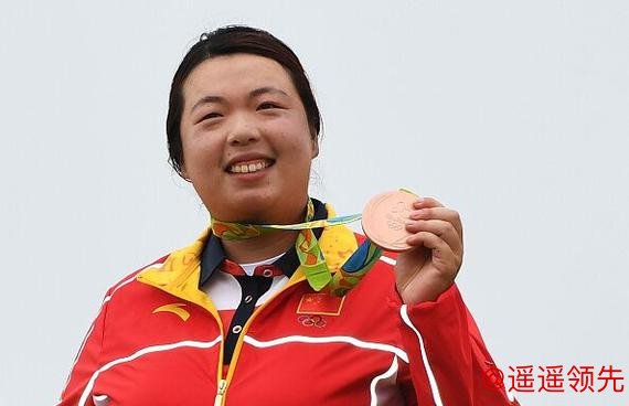 冯珊珊获得里约奥运会铜牌（照片来自新浪高尔夫）